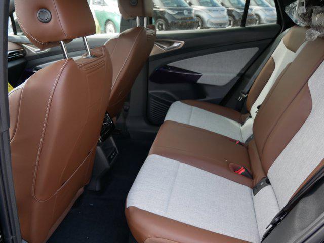 new 2025 Volkswagen ID.4 car, priced at $44,661