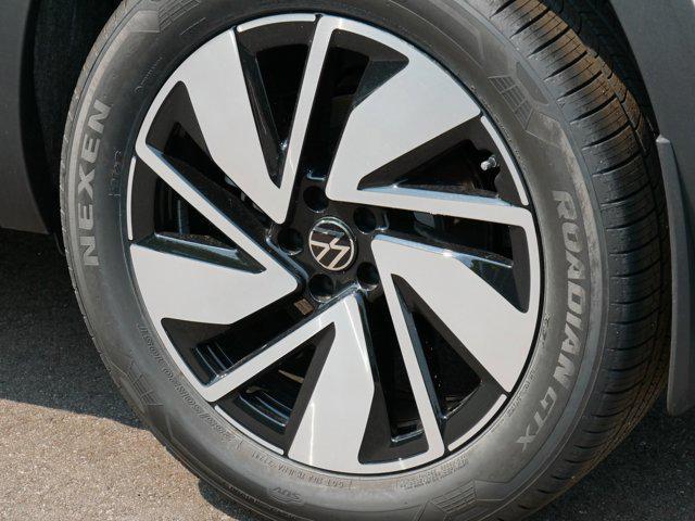 new 2025 Volkswagen Atlas Cross Sport car, priced at $38,674