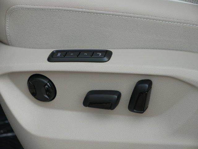 new 2025 Volkswagen Atlas car, priced at $41,620
