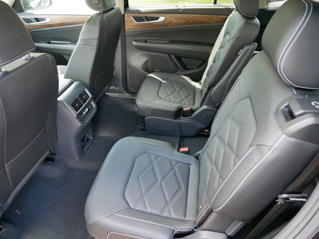 new 2025 Volkswagen Atlas car, priced at $42,318