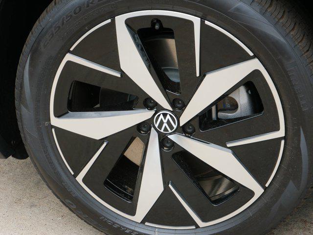 new 2025 Volkswagen ID.4 car, priced at $48,516