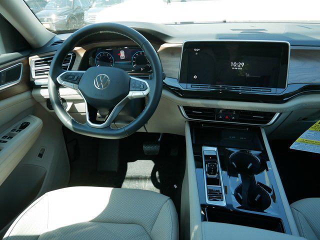 new 2025 Volkswagen Atlas car, priced at $45,045