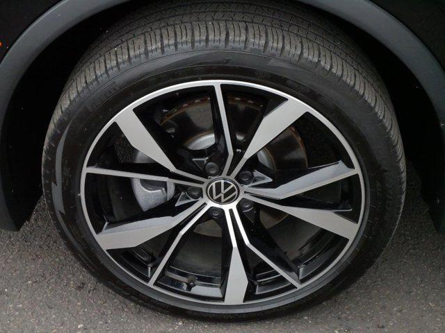 used 2024 Volkswagen Tiguan car, priced at $31,975
