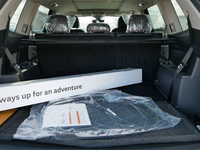 new 2025 Volkswagen Atlas car, priced at $47,692