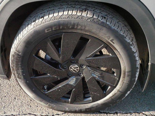 used 2024 Volkswagen Atlas car, priced at $37,975