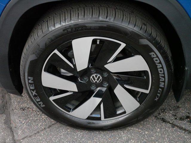 used 2025 Volkswagen Atlas Cross Sport car, priced at $39,975