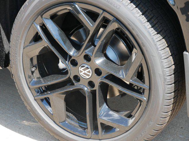 new 2025 Volkswagen Tiguan car, priced at $38,489