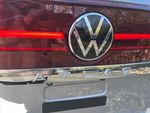 new 2024 Volkswagen Atlas car, priced at $40,668