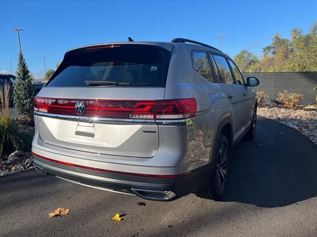 new 2024 Volkswagen Atlas car, priced at $40,668