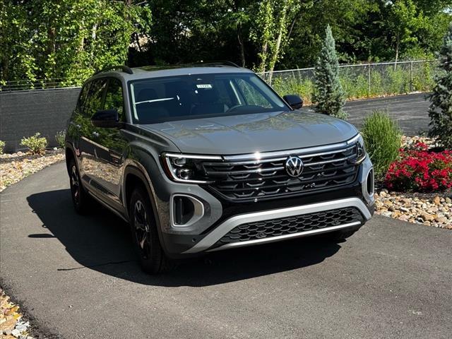 new 2025 Volkswagen Atlas car, priced at $43,456