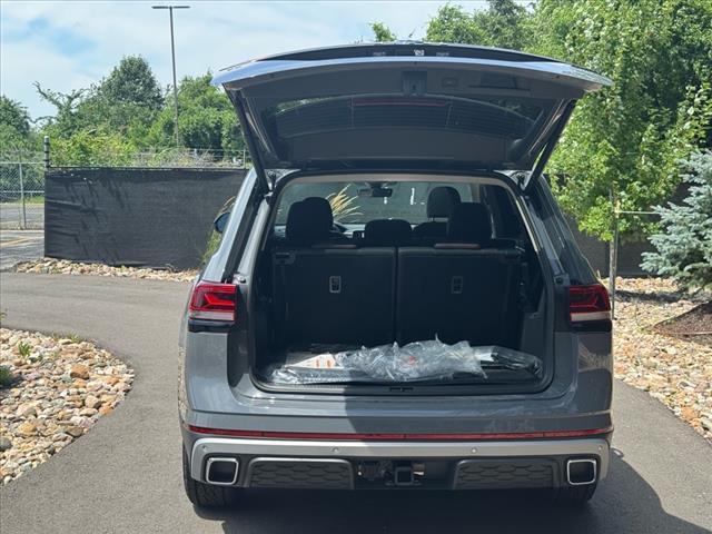 new 2025 Volkswagen Atlas car, priced at $46,031