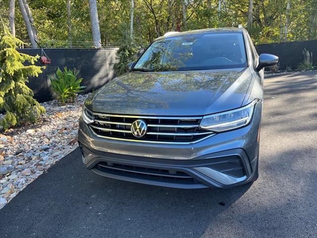 new 2024 Volkswagen Tiguan car, priced at $35,402