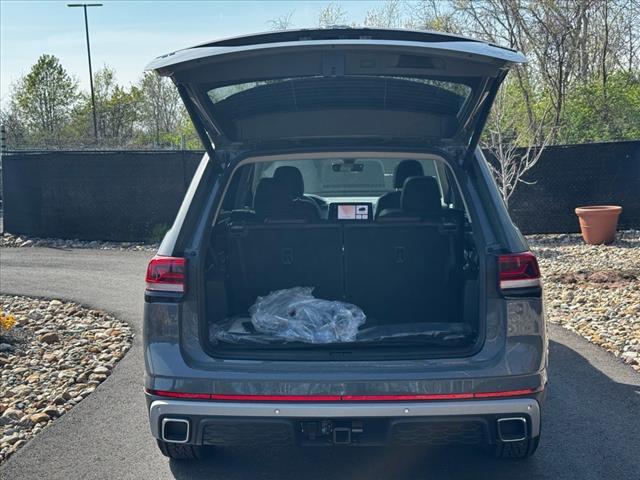 new 2025 Volkswagen Atlas car, priced at $45,226