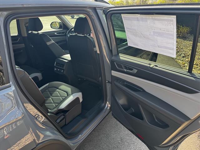 new 2025 Volkswagen Atlas car, priced at $45,226