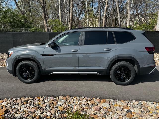 new 2025 Volkswagen Atlas car, priced at $45,226