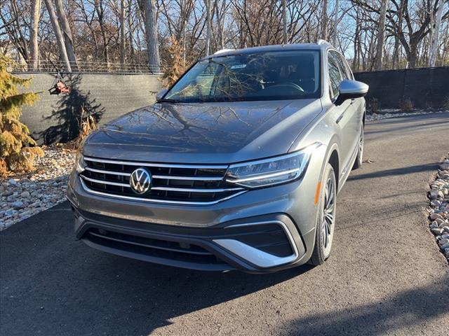 new 2024 Volkswagen Tiguan car, priced at $30,688