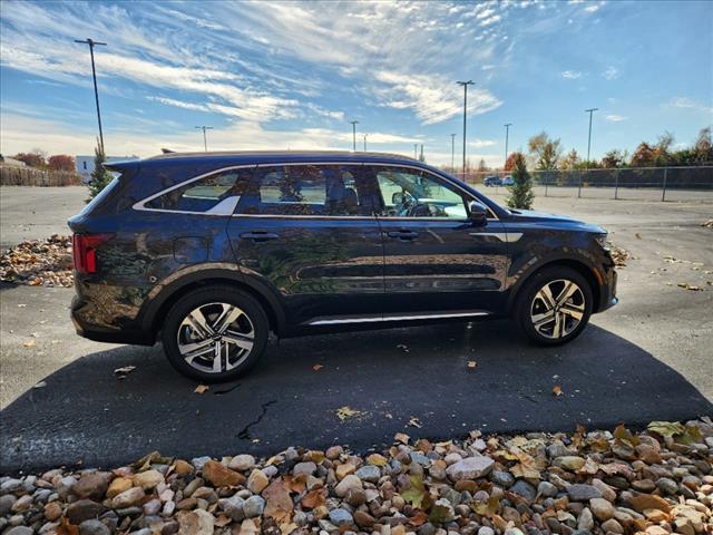 used 2022 Kia Sorento Plug-In Hybrid car, priced at $38,995