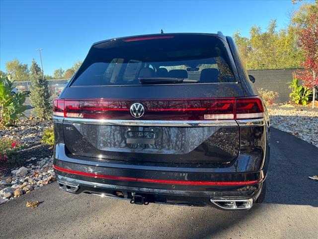 new 2025 Volkswagen Atlas car, priced at $53,738