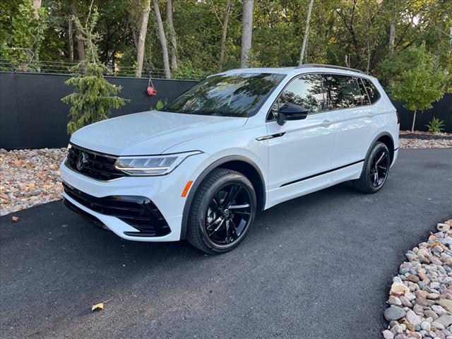 new 2024 Volkswagen Tiguan car, priced at $37,653