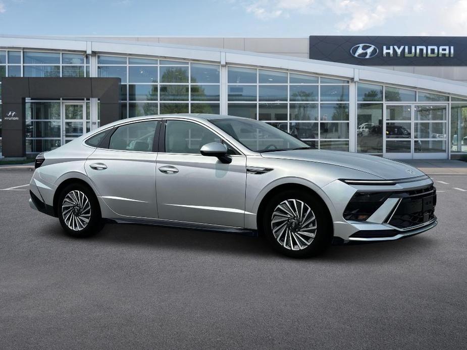 new 2025 Hyundai Sonata Hybrid car, priced at $38,613