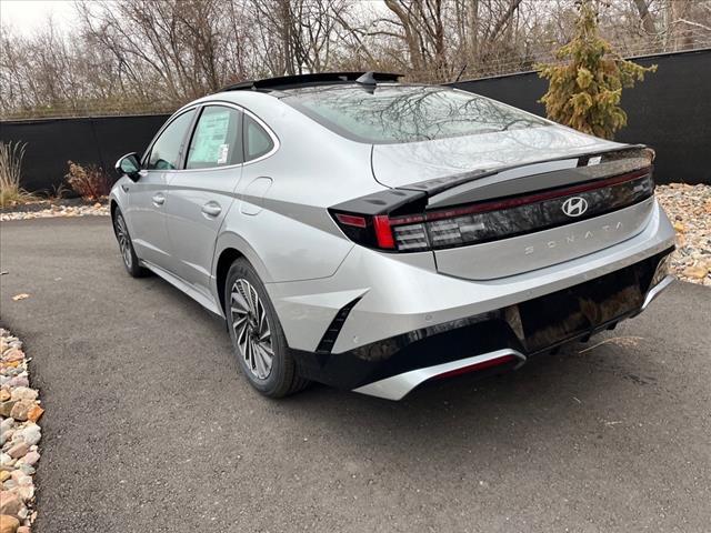 new 2025 Hyundai Sonata Hybrid car, priced at $38,613