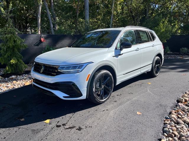 new 2024 Volkswagen Tiguan car, priced at $37,594