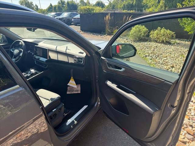 new 2026 Volkswagen Atlas car, priced at $58,286