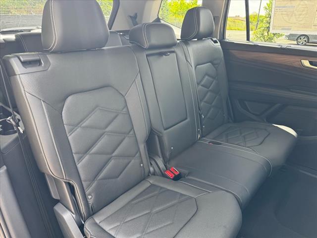 new 2025 Volkswagen Atlas car, priced at $44,320