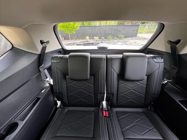 new 2025 Volkswagen Atlas car, priced at $44,320