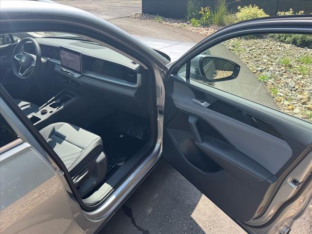 new 2025 Volkswagen Tiguan car, priced at $35,790