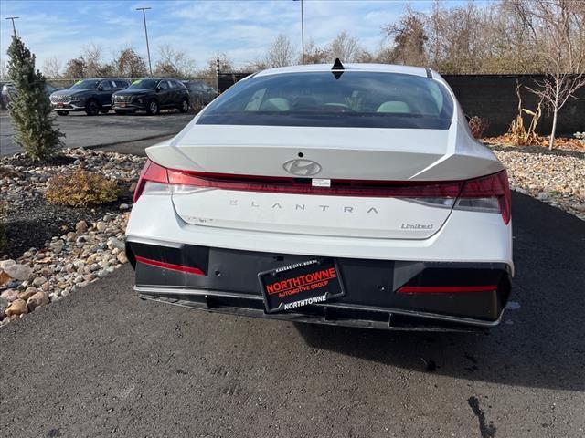 new 2024 Hyundai Elantra car, priced at $28,225