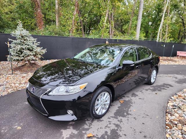 used 2015 Lexus ES 300h car, priced at $17,988