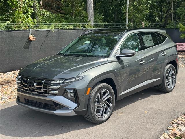 new 2025 Hyundai TUCSON Hybrid car, priced at $39,060