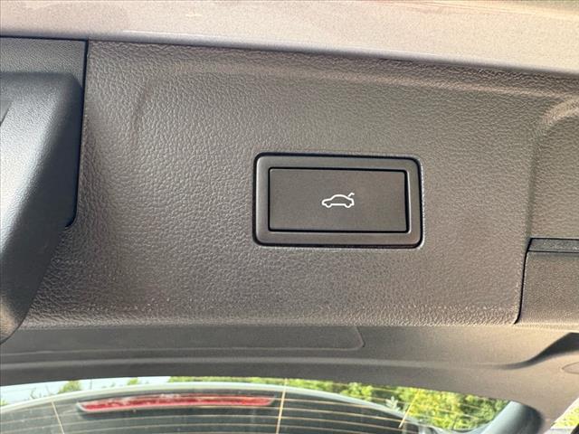 new 2026 Volkswagen Atlas car, priced at $49,336