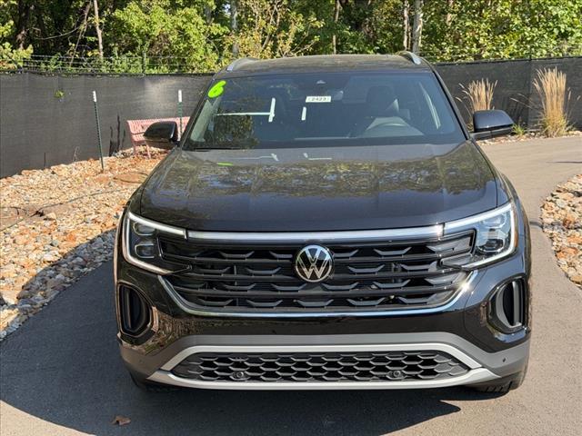 new 2026 Volkswagen Atlas Cross Sport car, priced at $48,989