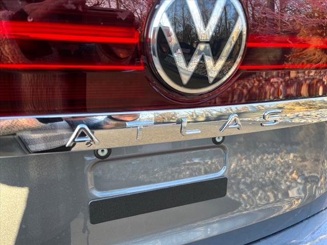 new 2025 Volkswagen Atlas car, priced at $43,315