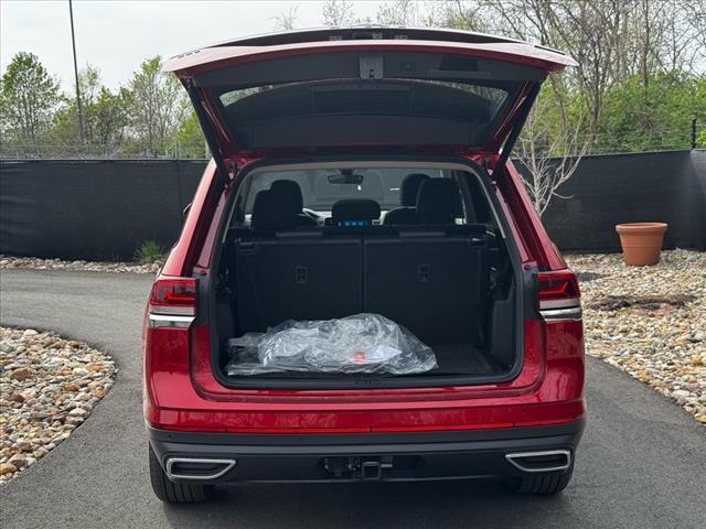 new 2025 Volkswagen Atlas car, priced at $46,306