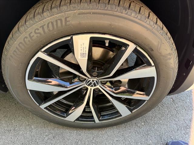 new 2026 Volkswagen Atlas car, priced at $58,286