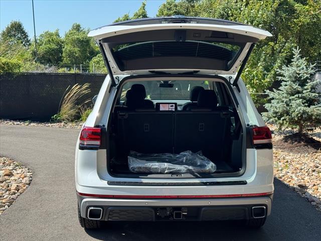 new 2026 Volkswagen Atlas car, priced at $51,716