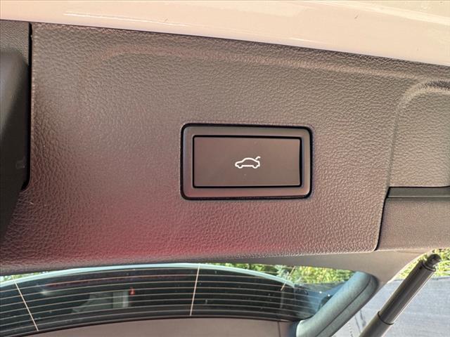 new 2026 Volkswagen Atlas car, priced at $51,716