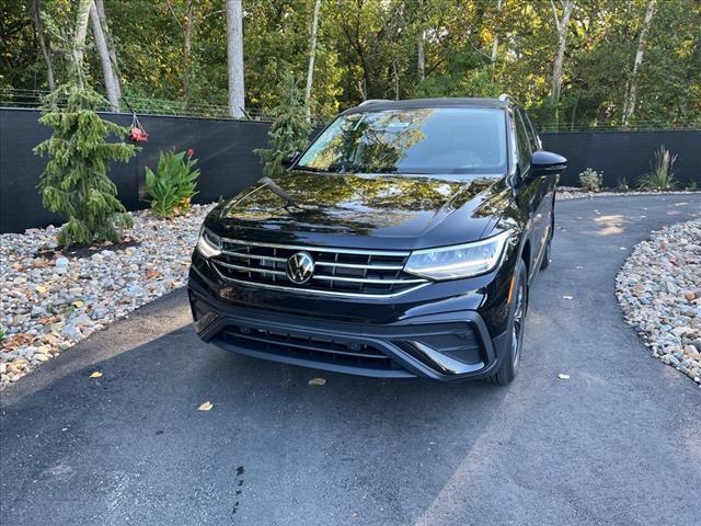 new 2024 Volkswagen Tiguan car, priced at $35,592