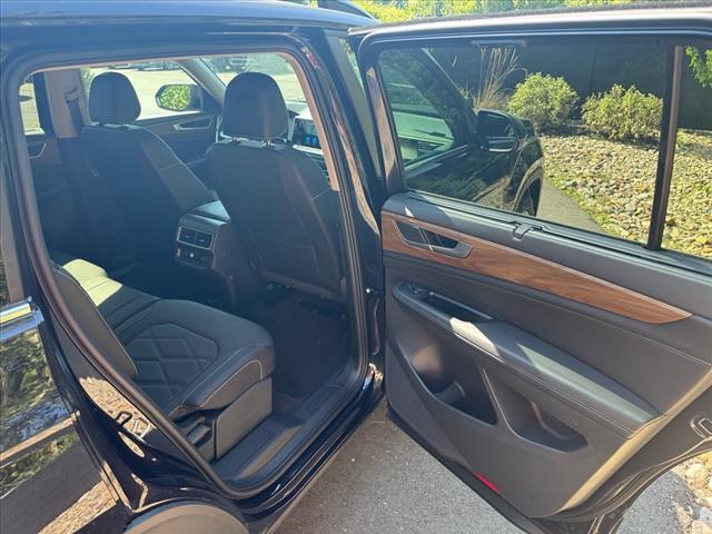 new 2026 Volkswagen Atlas car, priced at $48,136
