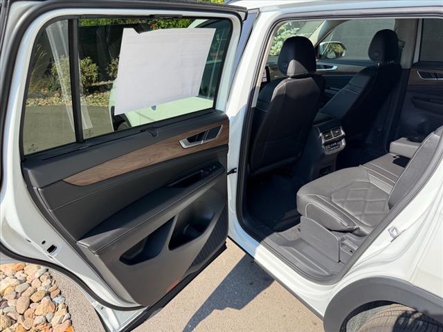 new 2026 Volkswagen Atlas car, priced at $49,186