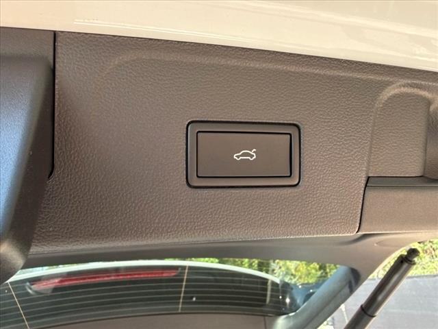 new 2026 Volkswagen Atlas car, priced at $49,186