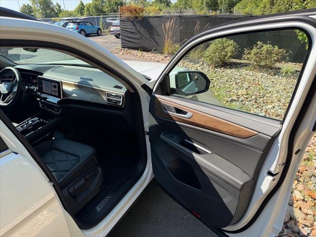 new 2026 Volkswagen Atlas car, priced at $49,186