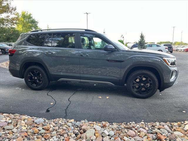 new 2024 Volkswagen Atlas car, priced at $52,478