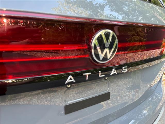 new 2024 Volkswagen Atlas car, priced at $52,478