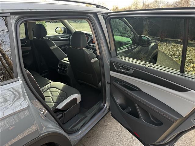 new 2025 Volkswagen Atlas car, priced at $44,531