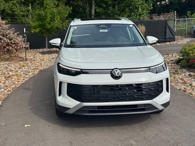 new 2025 Volkswagen Tiguan car, priced at $36,760