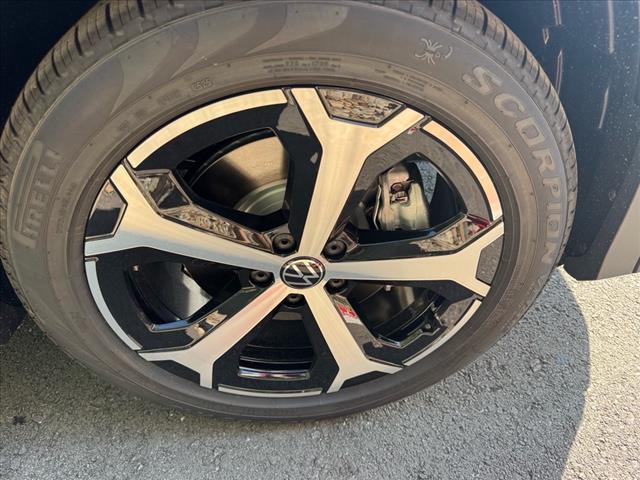 new 2025 Volkswagen Tiguan car, priced at $36,176